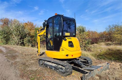 can anyone drive a mini digger|how to drive mini excavator.